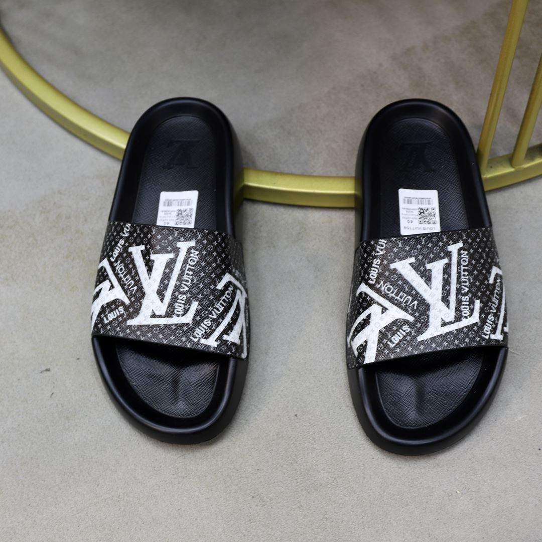 Louis Vuitton Slippers